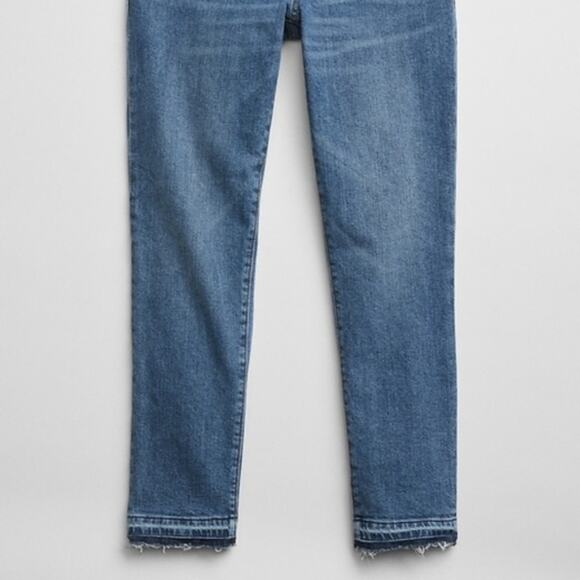 GAP Mid Rise Girlfriend Crop Jeans - Picture 4 of 4